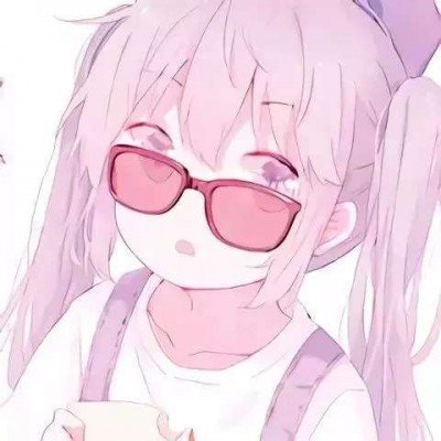 电瓶充电爆炸起火一家四口被困